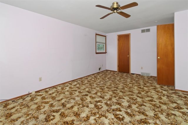 21 Squirrels Heath Road, Perinton, NY 14450