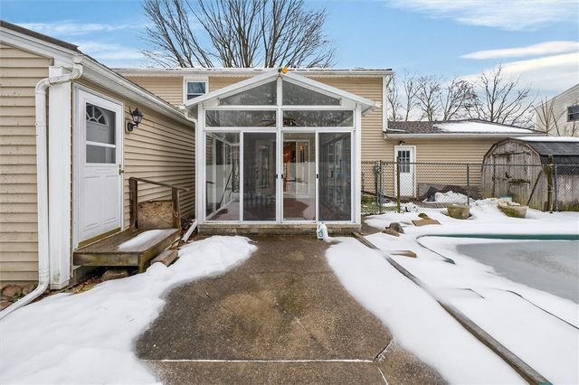 21 Squirrels Heath Road, Perinton, NY 14450