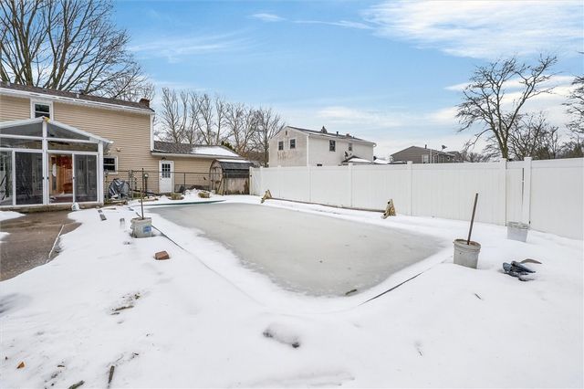 21 Squirrels Heath Road, Perinton, NY 14450