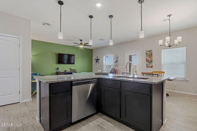 1072 Summer Rain Street, Horizon City, TX 79928