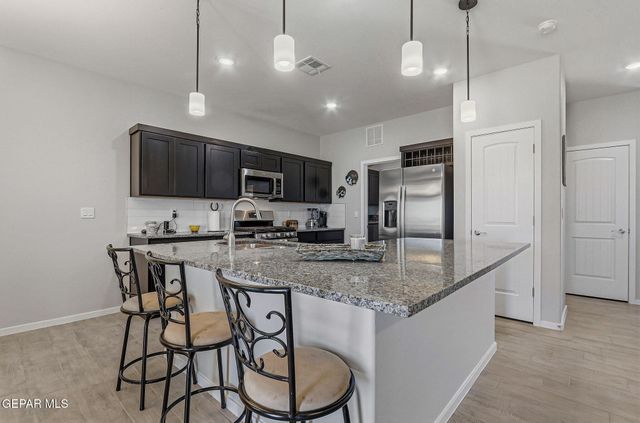 1072 Summer Rain Street, Horizon City, TX 79928