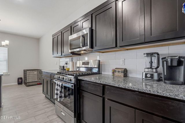 1072 Summer Rain Street, Horizon City, TX 79928