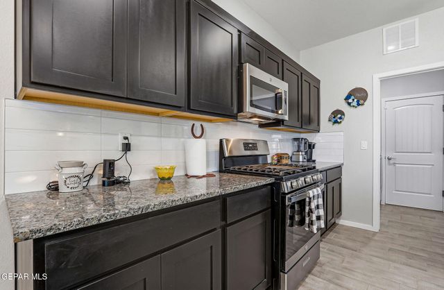 1072 Summer Rain Street, Horizon City, TX 79928