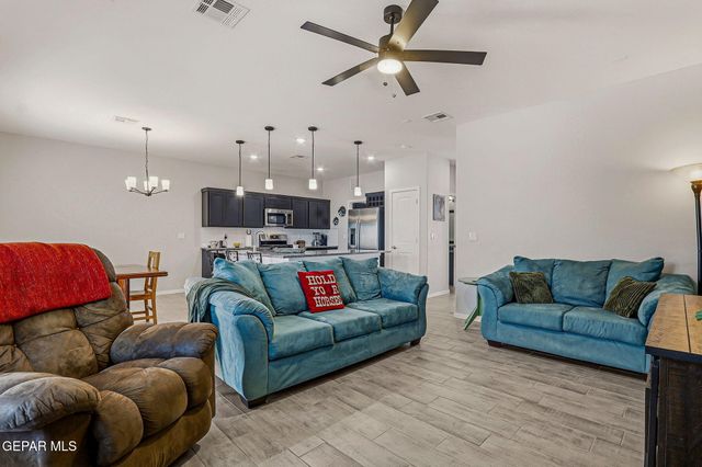 1072 Summer Rain Street, Horizon City, TX 79928