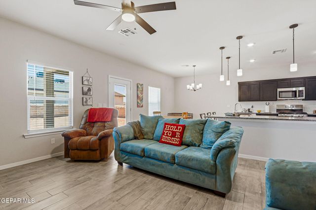 1072 Summer Rain Street, Horizon City, TX 79928