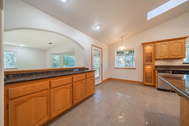 13645 Gloria Terrace, Redding, CA 96003