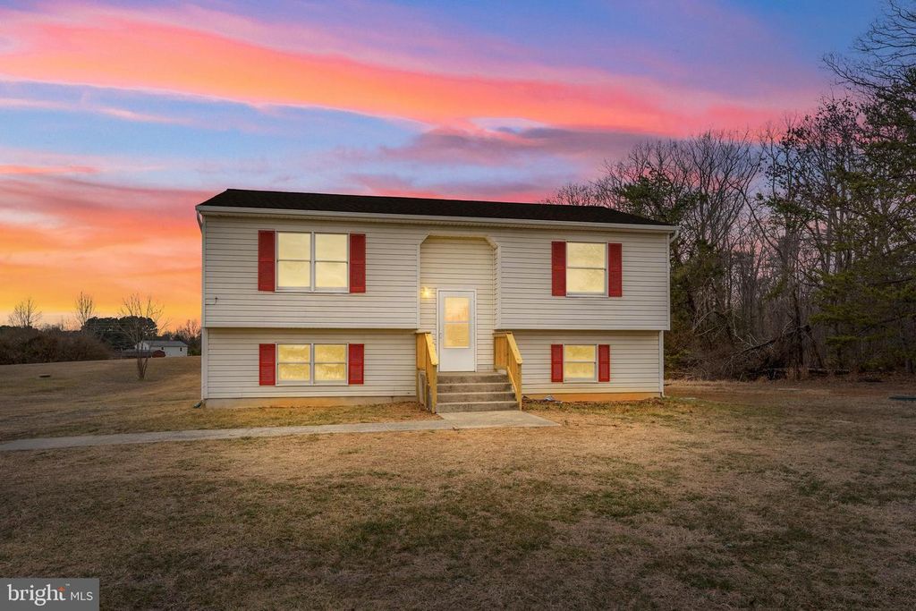 Image 1 of property listing at 7716 CURTIS LN, Spotsylvania, VA 22551