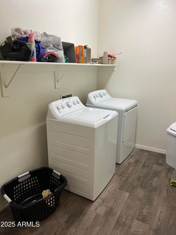 8014 W Atlantis Way, Phoenix, AZ 85043