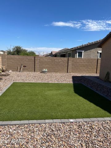 8014 W Atlantis Way, Phoenix, AZ 85043