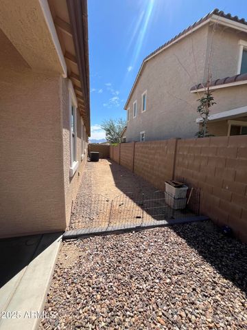 8014 W Atlantis Way, Phoenix, AZ 85043