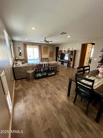 8014 W Atlantis Way, Phoenix, AZ 85043