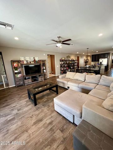 8014 W Atlantis Way, Phoenix, AZ 85043