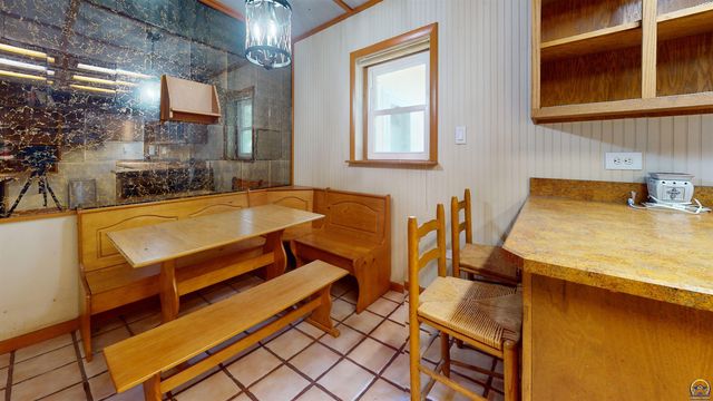 11973 SW 77th St, Auburn, KS 66402