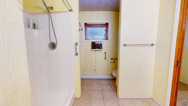 11973 SW 77th St, Auburn, KS 66402