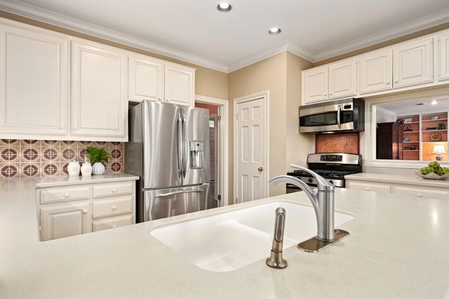 2900 Angelfire LN, Austin, TX 78746