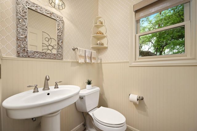 2900 Angelfire LN, Austin, TX 78746