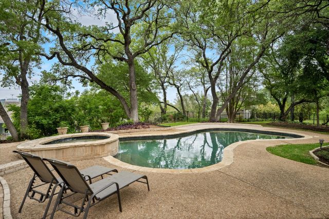 2900 Angelfire LN, Austin, TX 78746