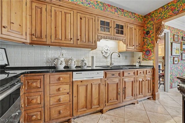 3561 Sparrow Pond Lane, Akron, OH 44333
