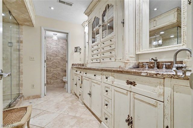 3561 Sparrow Pond Lane, Akron, OH 44333