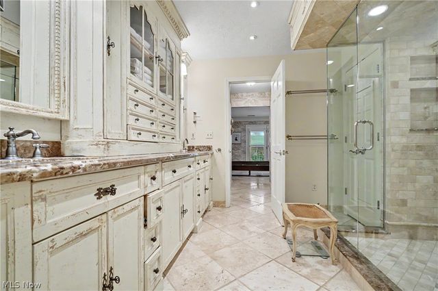 3561 Sparrow Pond Lane, Akron, OH 44333