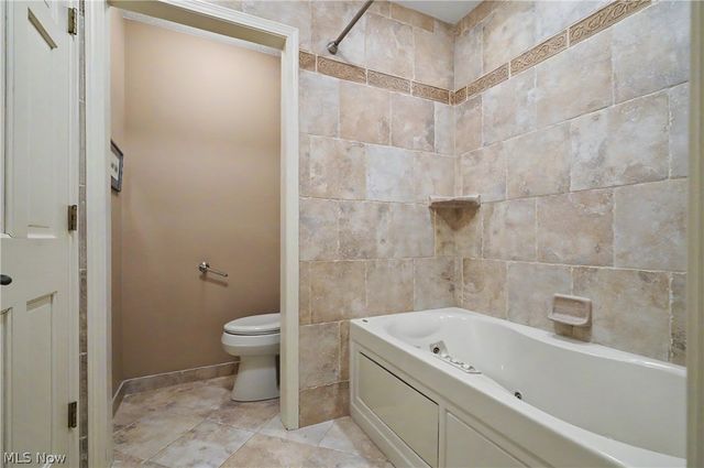 3561 Sparrow Pond Lane, Akron, OH 44333