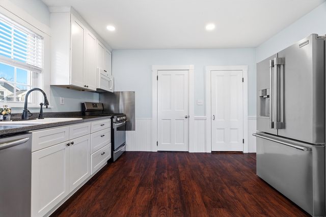 6 Eastern Ave, Wakefield, MA 01880