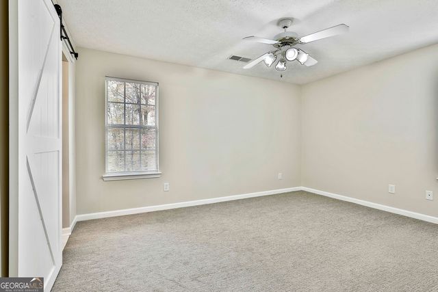 120 Creekside Drive, Grantville, GA 30220