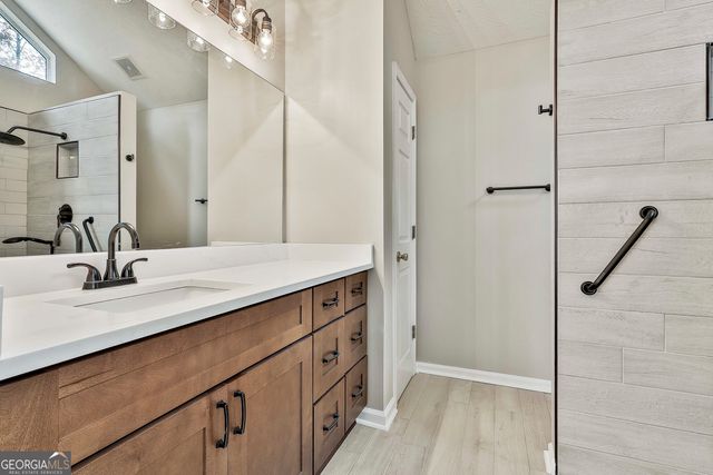 120 Creekside Drive, Grantville, GA 30220