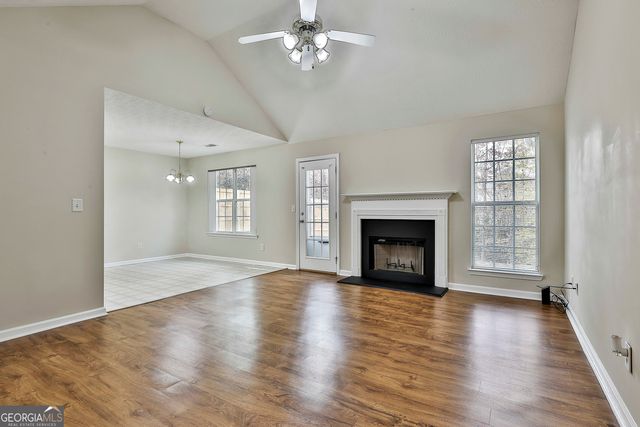 120 Creekside Drive, Grantville, GA 30220