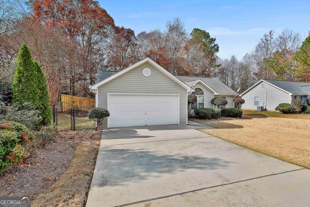 120 Creekside Drive, Grantville, GA 30220