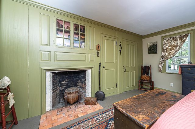 31 Long Hill Road, Raymond, NH 03077