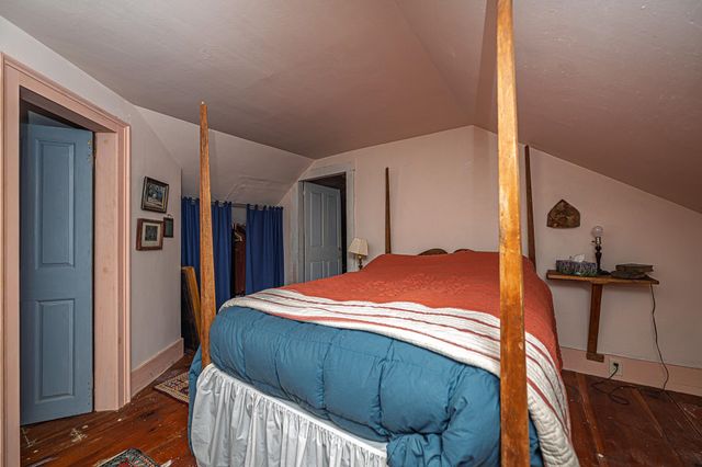31 Long Hill Road, Raymond, NH 03077
