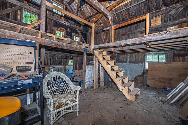 31 Long Hill Road, Raymond, NH 03077