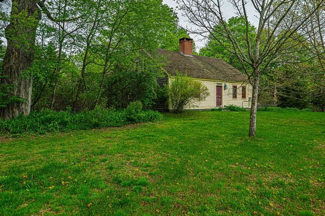 31 Long Hill Road, Raymond, NH 03077