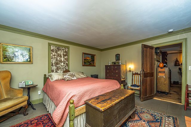 31 Long Hill Road, Raymond, NH 03077