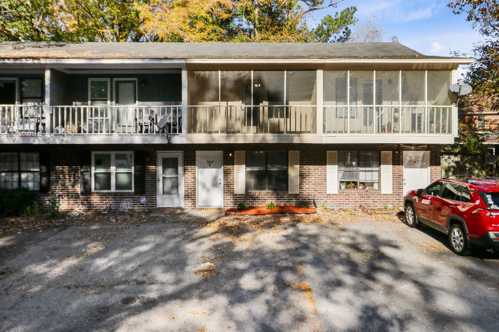 104 Muir Court C, Summerville, SC 29485