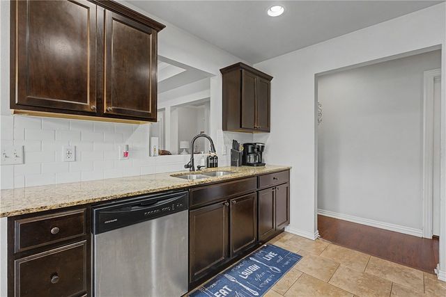 809 E Marietta Court, Rogers, AR 72758