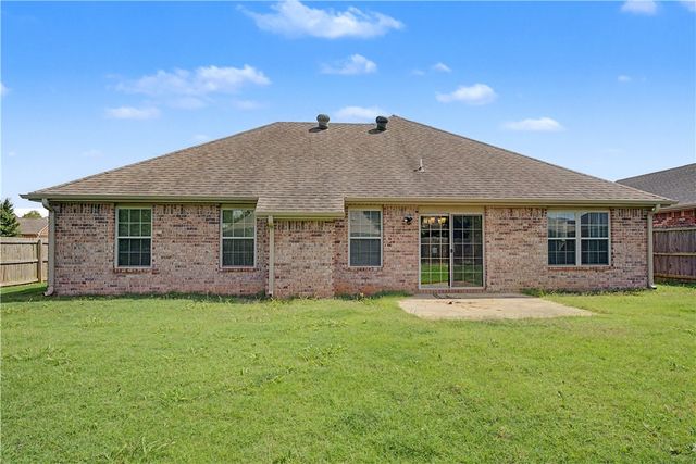 809 E Marietta Court, Rogers, AR 72758