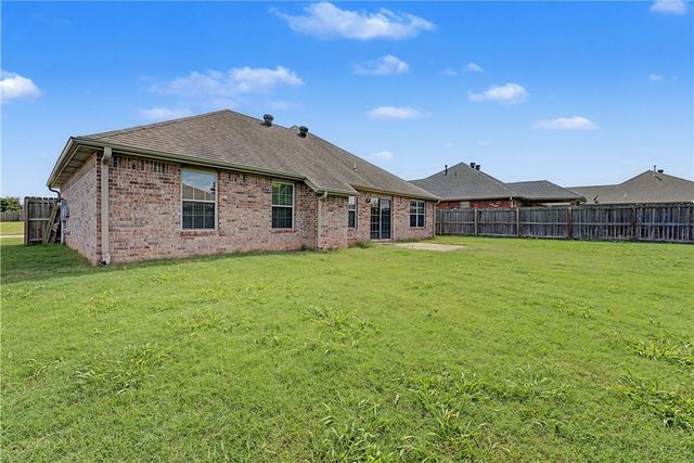 809 E Marietta Court, Rogers, AR 72758