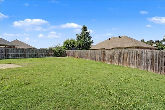 809 E Marietta Court, Rogers, AR 72758