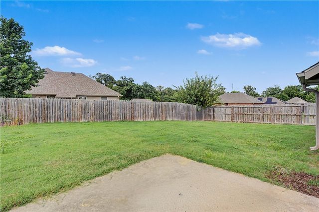 809 E Marietta Court, Rogers, AR 72758