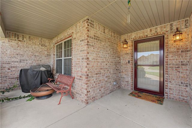 809 E Marietta Court, Rogers, AR 72758