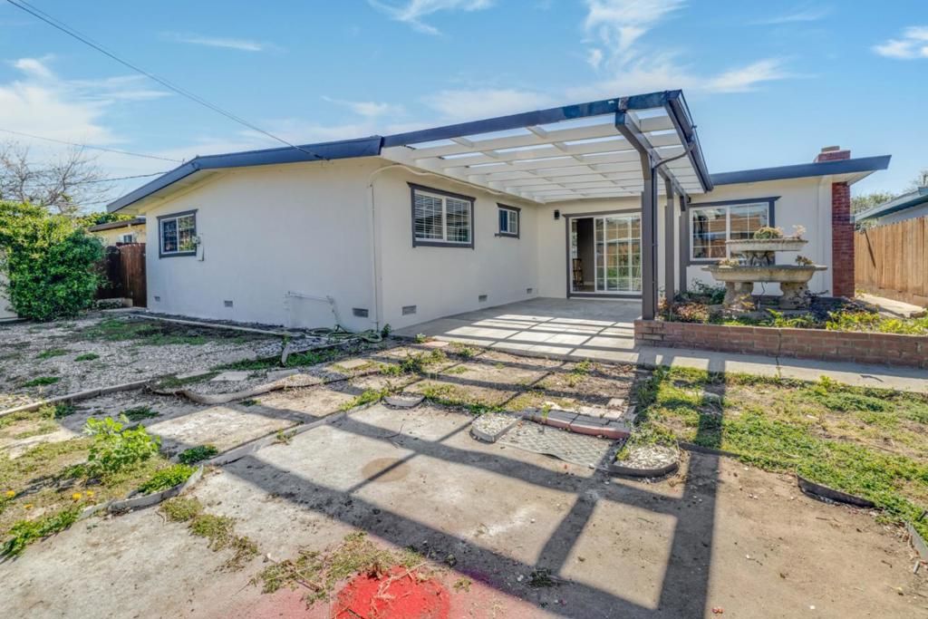 Image 22 of property listing at 318 Navajo Drive, Salinas, CA 93906