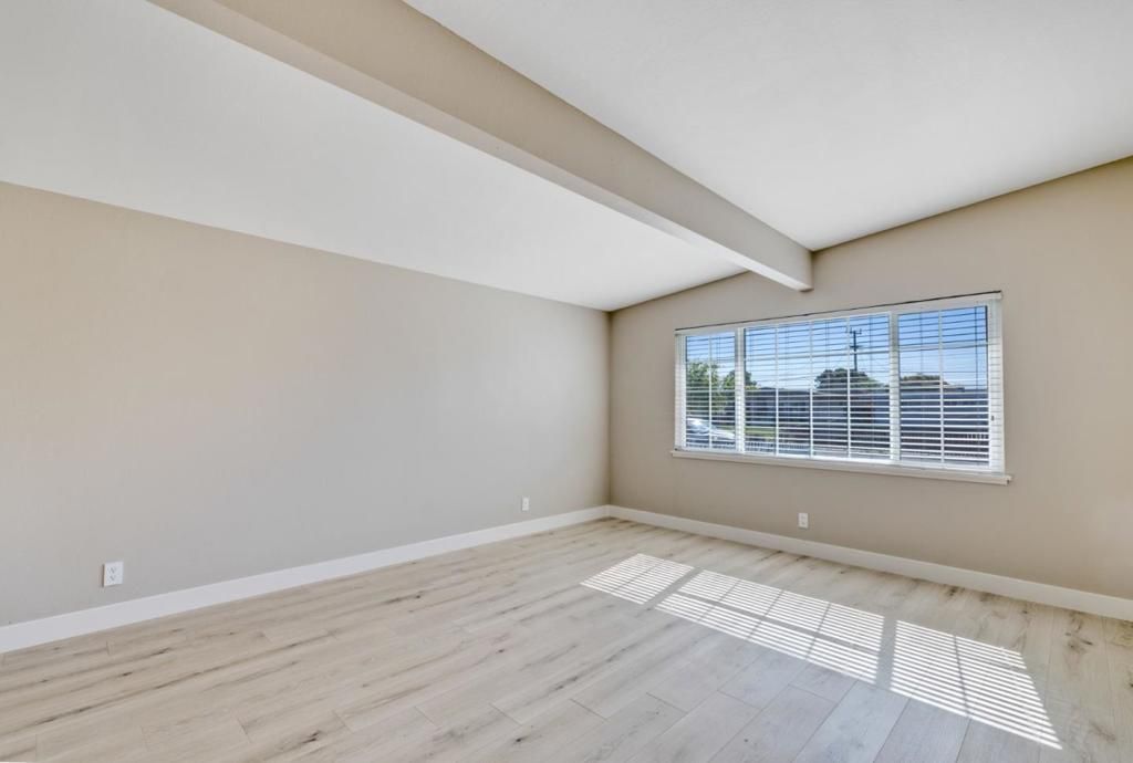 Image 5 of property listing at 318 Navajo Drive, Salinas, CA 93906