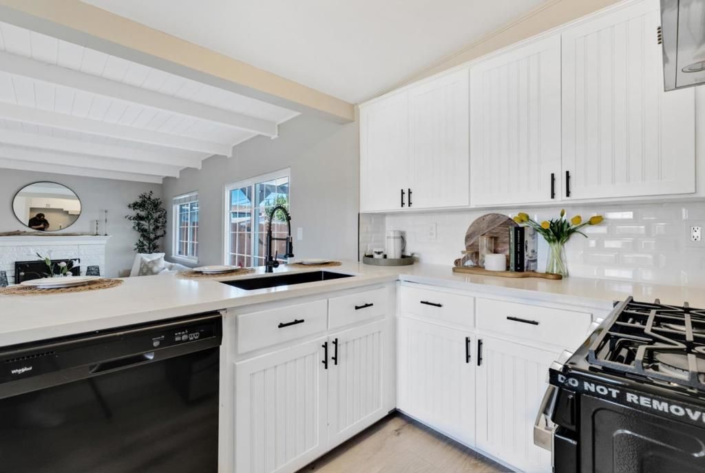 Image 9 of property listing at 318 Navajo Drive, Salinas, CA 93906