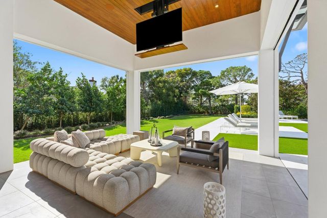 210 Bears Club Drive, Jupiter, FL 33477