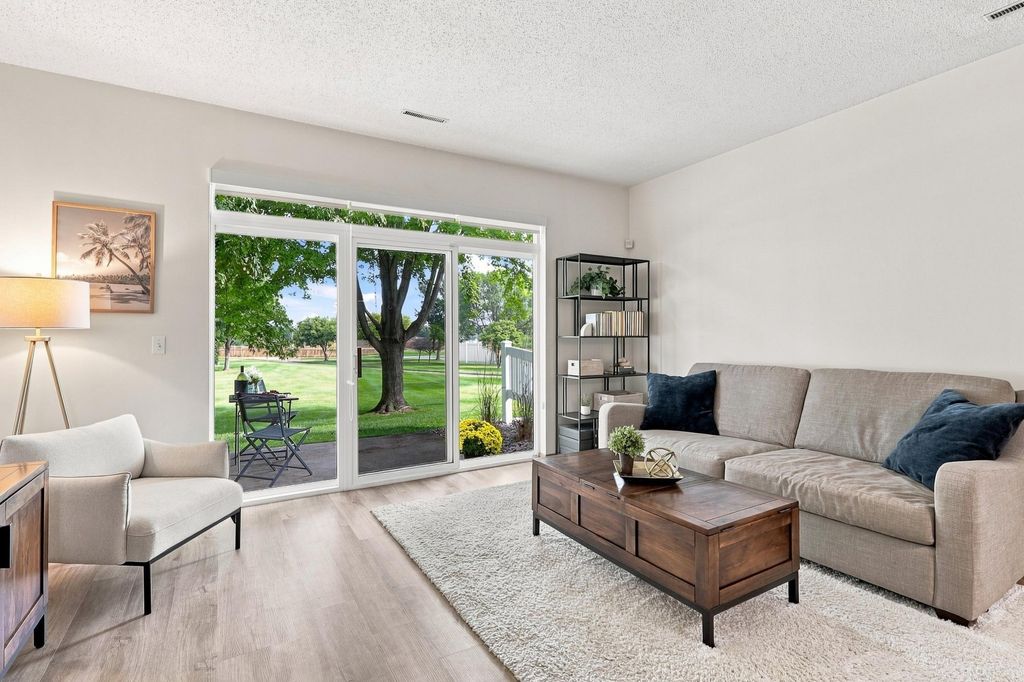 789 Providence Drive, Shakopee, MN 55379 — photo 2