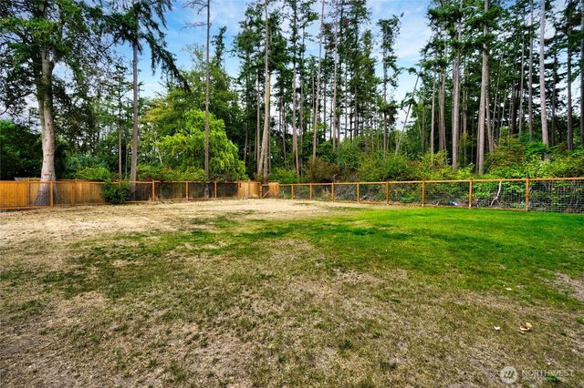 1808 Wellington Drive, Oak Harbor, WA 98277