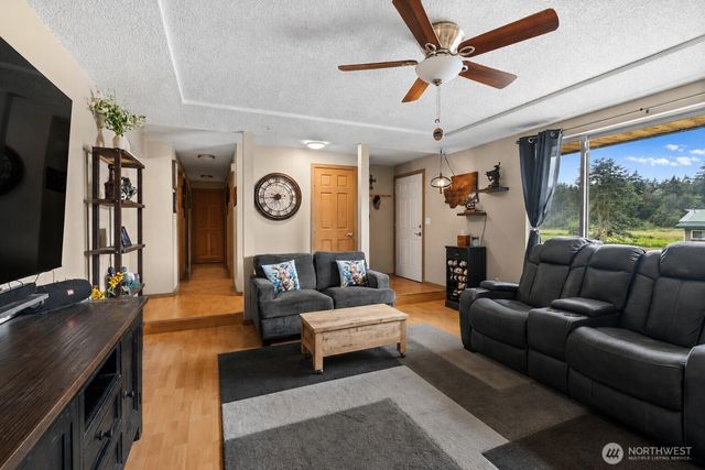 1808 Wellington Drive, Oak Harbor, WA 98277