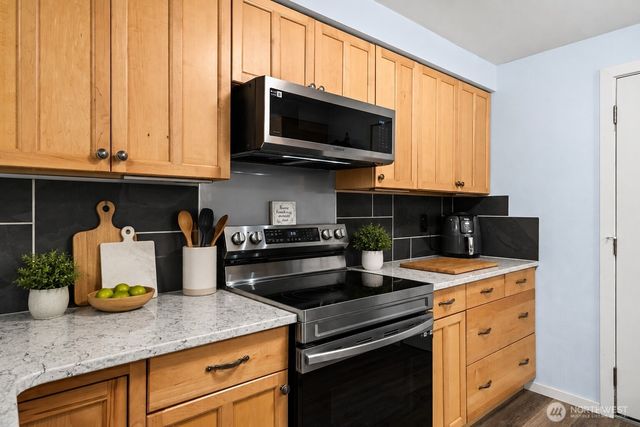 1808 Wellington Drive, Oak Harbor, WA 98277